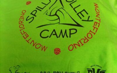 T shirt colore verde lime con stampa a 2 colori #volleyball🏐 #sportvolley #sponzorizzazione #pubblicitàpersonalizzata #